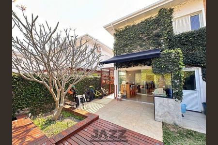Casa de condomínio à venda com 138m², 3 quartos e 4 vagas