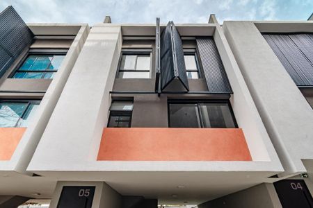 Casa à venda com 225m², 3 quartos e 3 vagasFoto 02