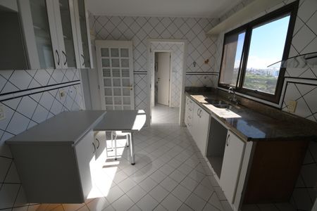 Apartamento à venda com 137m², 3 quartos e 2 vagasCozinha