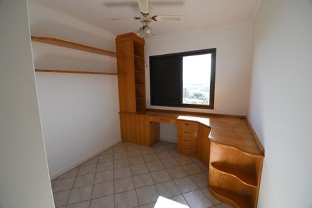 Apartamento à venda com 137m², 3 quartos e 2 vagasQuarto 2 - Suíte