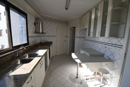 Apartamento à venda com 137m², 3 quartos e 2 vagasCozinha