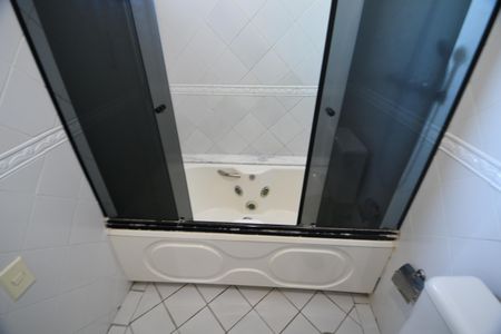 Apartamento à venda com 137m², 3 quartos e 2 vagasBanheiro do Quarto 2