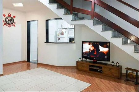 Casa à venda com 200m², 2 quartos e 2 vagasSala