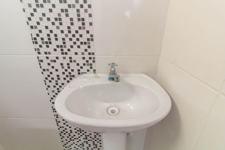 Casa de condomínio à venda com 101m², 2 quartos e 2 vagasLavabo