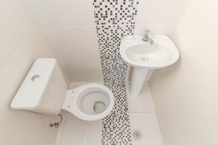 Casa de condomínio à venda com 101m², 2 quartos e 2 vagasLavabo