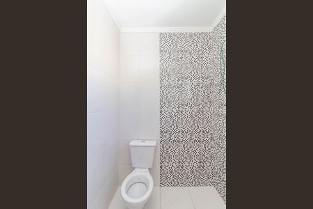 Casa de condomínio à venda com 101m², 2 quartos e 2 vagasBanheiro da Suíte