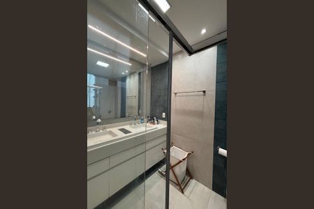 Apartamento à venda com 254m², 4 quartos e 1 vagaSuíte 2 - Banheiro