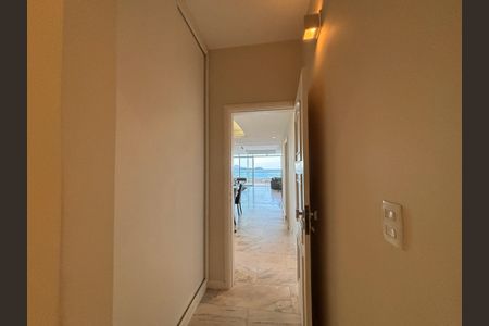 Apartamento à venda com 254m², 4 quartos e 1 vagaCorredores