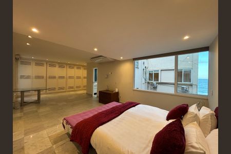 Apartamento à venda com 254m², 4 quartos e 1 vagaSuíte 2 