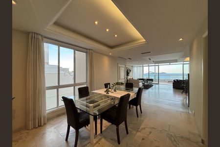 Apartamento à venda com 254m², 4 quartos e 1 vagaSala de jantar