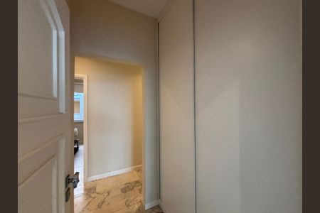 Apartamento à venda com 254m², 4 quartos e 1 vagaCorredores