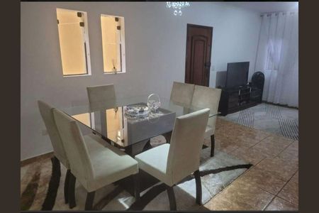 Casa à venda com 200m², 2 quartos e 2 vagasSala de Jantar