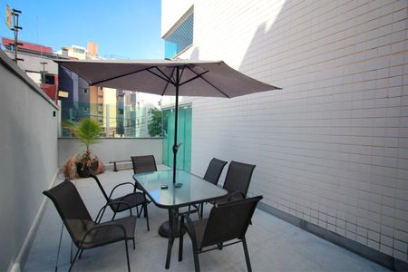 Apartamento à venda com 360m², 4 quartos e 4 vagasVaranda