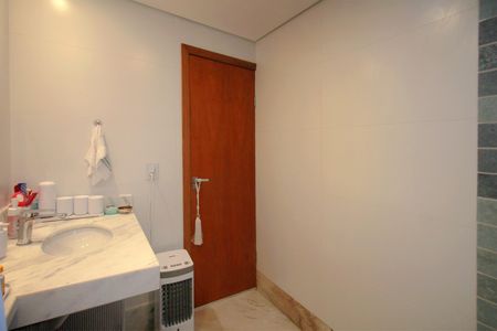 Apartamento à venda com 360m², 4 quartos e 4 vagasBanheiro da Suíte 2