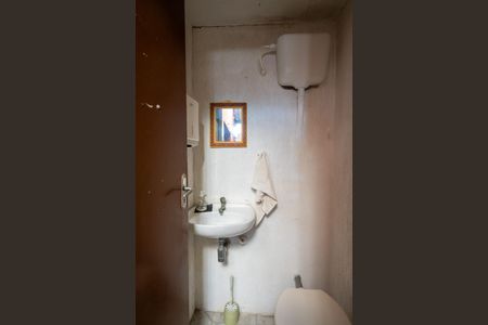 Casa à venda com 294m², 3 quartos e 4 vagas Casa à venda com 294m², 3 quartos e 4 vagasBanheiro área de serviço