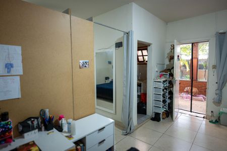 Casa à venda com 294m², 3 quartos e 4 vagas Casa à venda com 294m², 3 quartos e 4 vagasEscritório