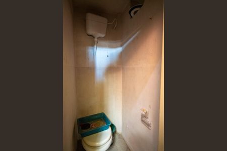 Casa à venda com 294m², 3 quartos e 4 vagas Casa à venda com 294m², 3 quartos e 4 vagasBanheiro área de serviço