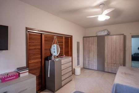 Casa à venda com 294m², 3 quartos e 4 vagas Casa à venda com 294m², 3 quartos e 4 vagasQuarto 1