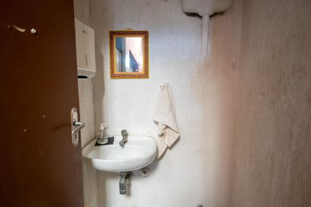 Casa à venda com 294m², 3 quartos e 4 vagas Casa à venda com 294m², 3 quartos e 4 vagasBanheiro área de serviço