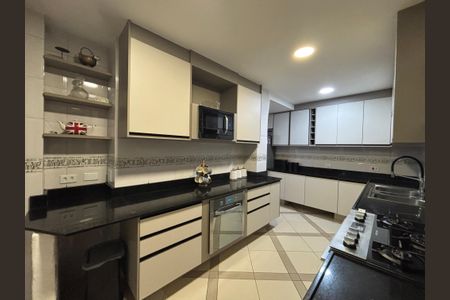 Apartamento à venda com 192m², 3 quartos e 1 vaga Apartamento à venda com 192m², 3 quartos e 1 vagaCozinha