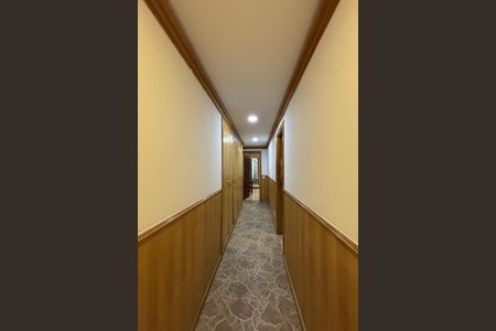 Apartamento à venda com 192m², 3 quartos e 1 vaga Apartamento à venda com 192m², 3 quartos e 1 vagaCorredores