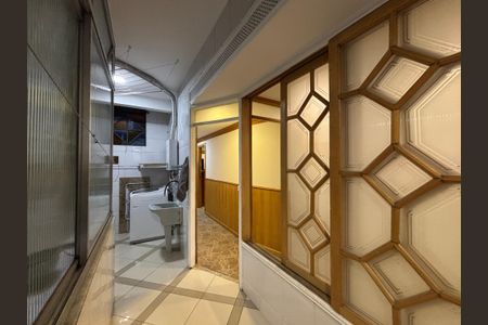 Apartamento à venda com 192m², 3 quartos e 1 vaga Apartamento à venda com 192m², 3 quartos e 1 vagaCorredores