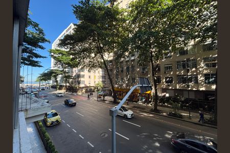 Apartamento à venda com 192m², 3 quartos e 1 vaga Apartamento à venda com 192m², 3 quartos e 1 vagaSala - vista para a praia