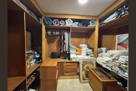 Apartamento à venda com 192m², 3 quartos e 1 vaga Apartamento à venda com 192m², 3 quartos e 1 vagaSuite 3 - closet