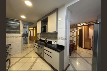 Apartamento à venda com 192m², 3 quartos e 1 vaga Apartamento à venda com 192m², 3 quartos e 1 vagaCozinha