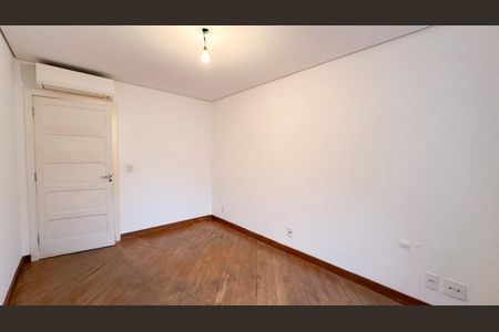 Casa à venda com 243m², 6 quartos e 3 vagasFoto 27