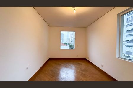 Casa à venda com 243m², 6 quartos e 3 vagasFoto 05