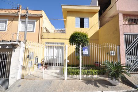 Casa à venda com 200m², 2 quartos e 2 vagasFachada