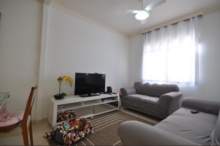 Casa à venda com 200m², 2 quartos e 2 vagasSala