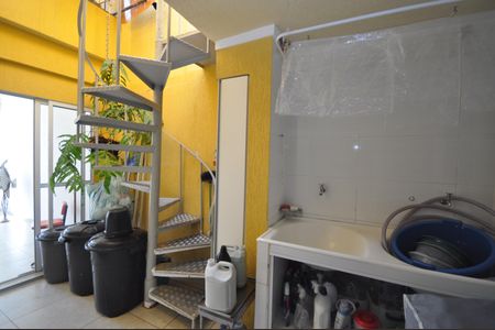 Casa à venda com 200m², 2 quartos e 2 vagasÁrea de serviço