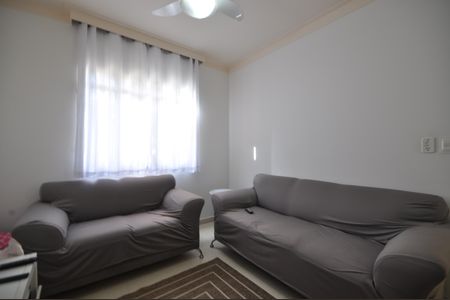 Casa à venda com 200m², 2 quartos e 2 vagasSala