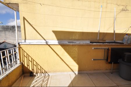 Casa à venda com 200m², 2 quartos e 2 vagasVaranda