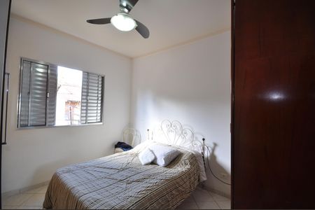 Casa à venda com 200m², 2 quartos e 2 vagasQuarto 1