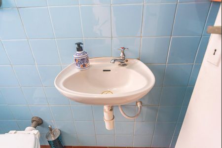 Casa à venda com 205m², 3 quartos e 3 vagas Casa à venda com 205m², 3 quartos e 3 vagasBanheiro da Edícula