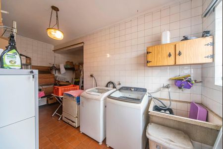 Casa à venda com 205m², 3 quartos e 3 vagas Casa à venda com 205m², 3 quartos e 3 vagasÁrea de Serviço