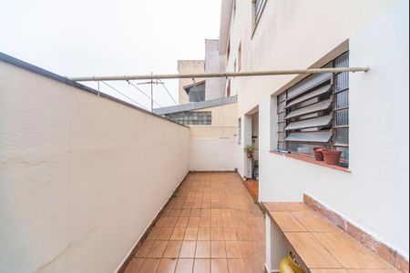 Casa à venda com 205m², 3 quartos e 3 vagas Casa à venda com 205m², 3 quartos e 3 vagasCorredor