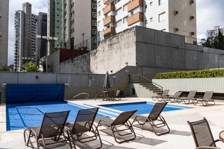 Apartamento para alugar com 388m², 3 quartos e 4 vagas Apartamento para alugar com 388m², 3 quartos e 4 vagasÁrea comum - Piscina