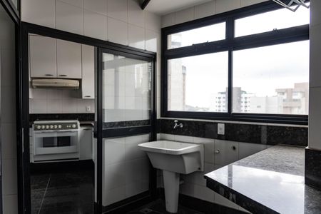 Apartamento para alugar com 388m², 3 quartos e 4 vagas Apartamento para alugar com 388m², 3 quartos e 4 vagasÁrea de Serviço