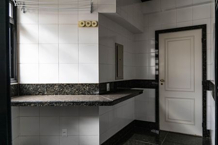 Apartamento para alugar com 388m², 3 quartos e 4 vagas Apartamento para alugar com 388m², 3 quartos e 4 vagasÁrea de Serviço