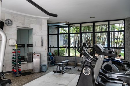 Apartamento para alugar com 388m², 3 quartos e 4 vagas Apartamento para alugar com 388m², 3 quartos e 4 vagasÁrea comum - Academia