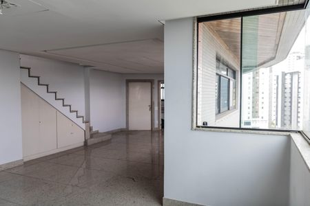 Apartamento para alugar com 388m², 3 quartos e 4 vagas Apartamento para alugar com 388m², 3 quartos e 4 vagasSala