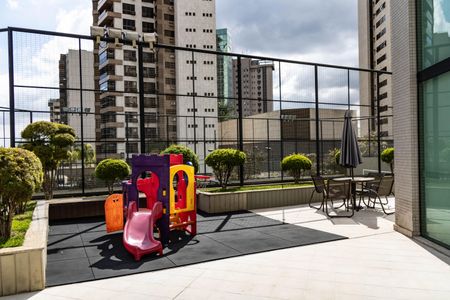 Apartamento para alugar com 388m², 3 quartos e 4 vagas Apartamento para alugar com 388m², 3 quartos e 4 vagasÁrea comum - Playground