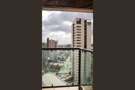 Apartamento para alugar com 388m², 3 quartos e 4 vagas Apartamento para alugar com 388m², 3 quartos e 4 vagasSacada