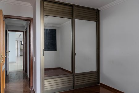 Apartamento para alugar com 388m², 3 quartos e 4 vagas Apartamento para alugar com 388m², 3 quartos e 4 vagasQuarto