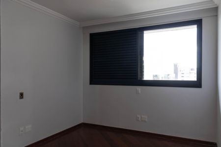 Apartamento para alugar com 388m², 3 quartos e 4 vagas Apartamento para alugar com 388m², 3 quartos e 4 vagasQuarto