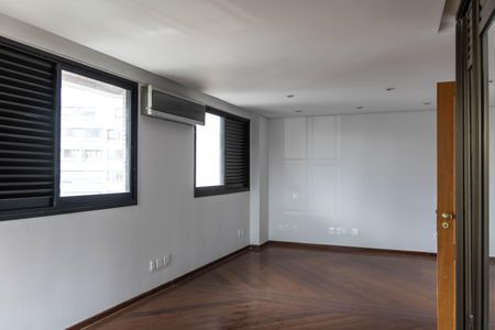 Apartamento para alugar com 388m², 3 quartos e 4 vagas Apartamento para alugar com 388m², 3 quartos e 4 vagasSuíte 1